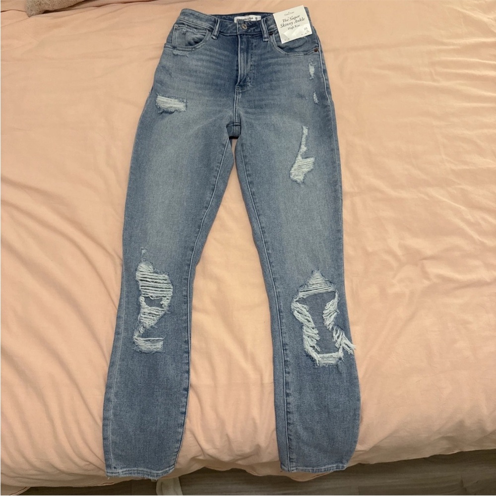 NWT Abercrombie&Fitch High Rise Super Skinny Ankle Ripped Jeans Curve Love 25/0L - Picture 3 of 8